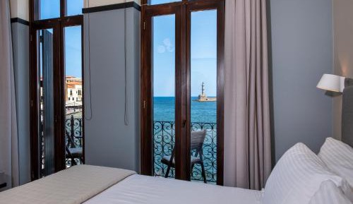 Superior Suite with Balcony & Sea Siew
