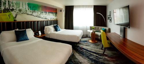 Deluxe Queen Room