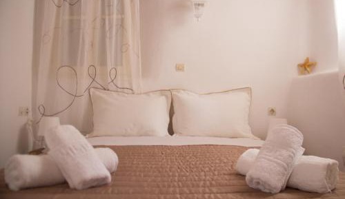 One-Bedroom Apartment with Sea View