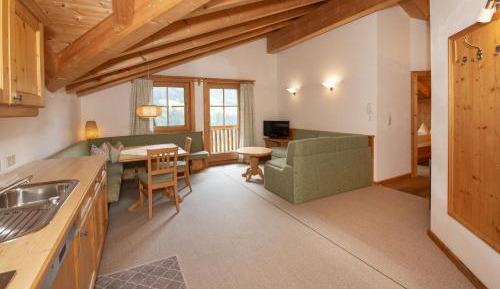 Three-Bedroom Apartment with Balcony