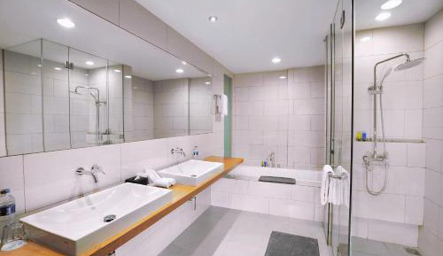 Aston Ocean Suite