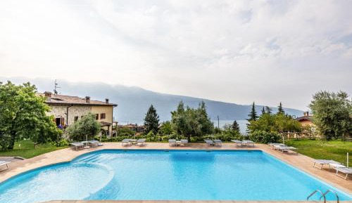 Superior One-Bedroom Apartment with Balcony