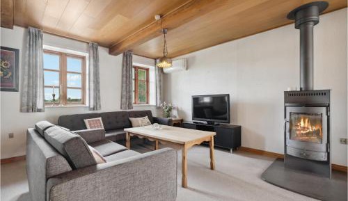 Three-Bedroom Holiday Home 