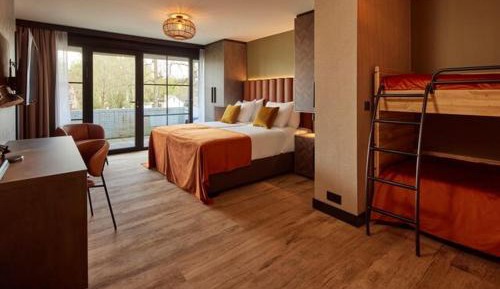 Deluxe Family Suite