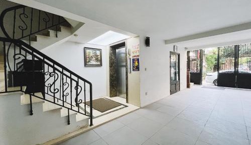 Deluxe One-Bedroom Apartment with City View