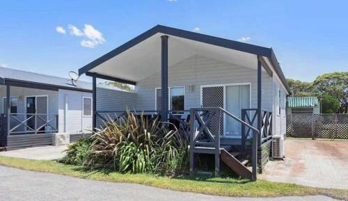 Deluxe Cabin - Sleeps 5 - Dog Friendly