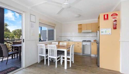 Deluxe Cabin - Sleeps 5