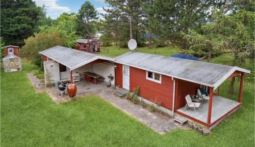 Three-Bedroom Holiday Home 