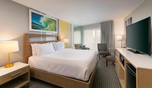 King Room with Partial Ocean View