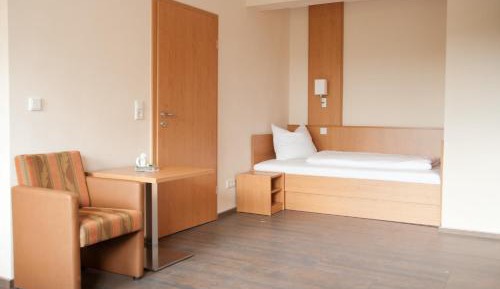 One-Bedroom Apartment with twin beds (2 Adults)