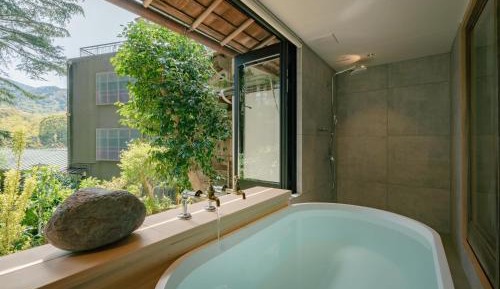 Twin Room with Bathroom