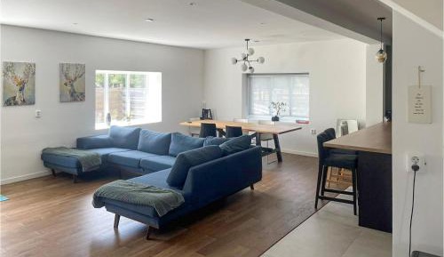 Three-Bedroom Holiday Home 
