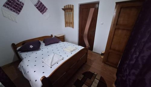 Standard Double Room with Shared Bathroom