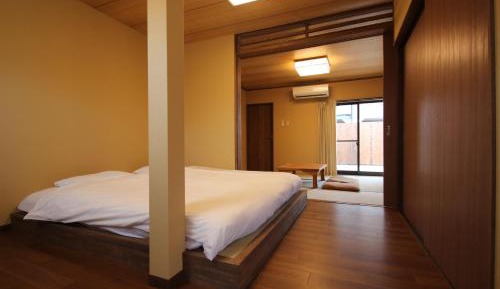 Quadruple Room with Private Bathroom