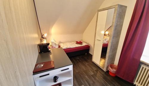 Single Room with External Bathroom