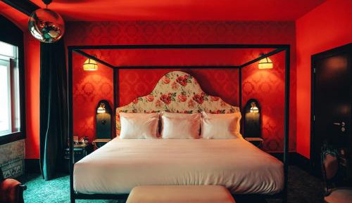 Deluxe King Room