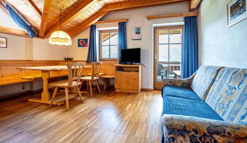 Superior One-Bedroom Apartment with Balcony