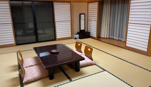 Japanese-Style Room