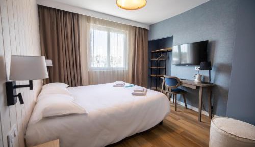 Double Room Courtyard Side