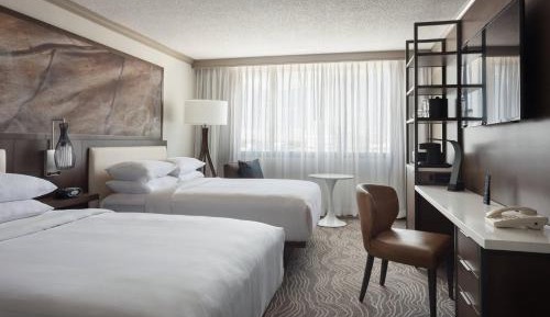 Standard Queen Room with Two Queen Beds - Hearing Accessible