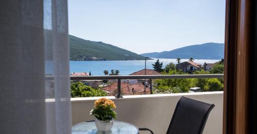 Deluxe Triple Room with Sea View