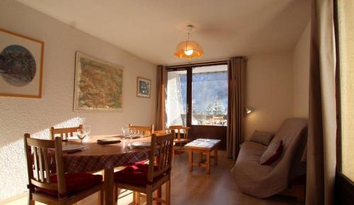 Apartment (6 Adults)