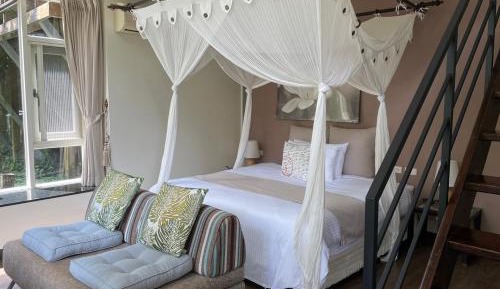 Villa with Garden View