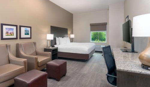 King Suite with Sofa Bed and Balcony