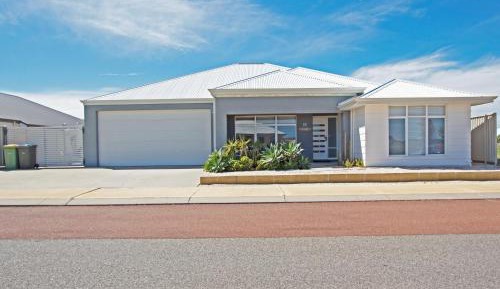 Four-Bedroom Holiday Home