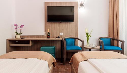 Standard Twin Room with Balcony