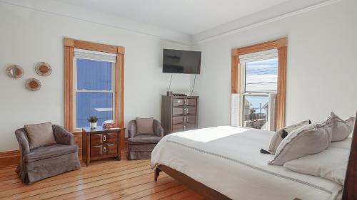 Superior Queen Room with Sea View - Main Floor