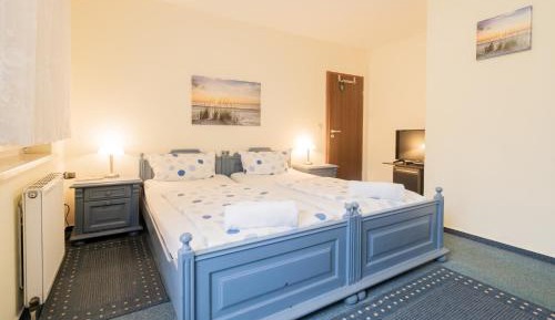Twin Room with Shower