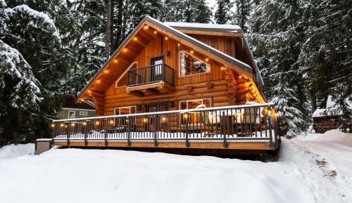 Four-Bedroom Holiday Home
