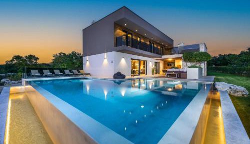 Deluxe Villa