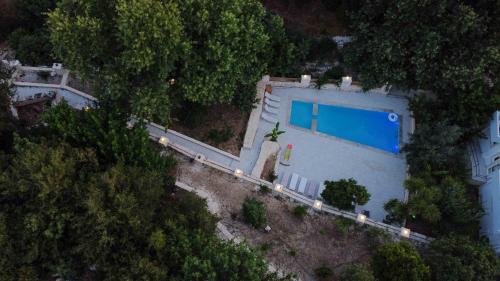 Six-Bedroom Villa 