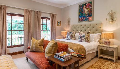 Deluxe Suite with Spa Bath