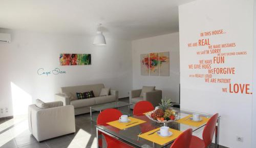 One-Bedroom Apartment with Garden View