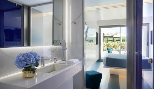 Silver Triple Open Plan Land View