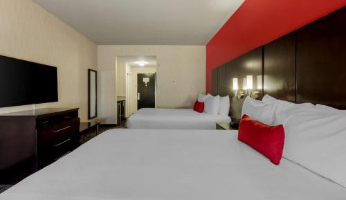 Queen Suite with Two Queen Beds - Non Smoking