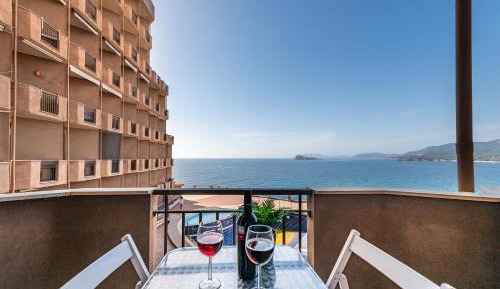 Superior One-Bedroom Apartment with Balcony
