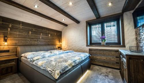 Luxury Two-Bedroom Apartment with Balcony and Mountain View (1)