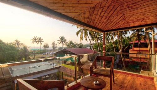 Deluxe Double Room with Balcony and Sea View