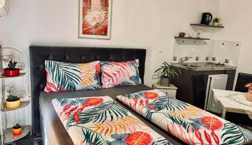 Studio Apartment with Balcony and Sea View