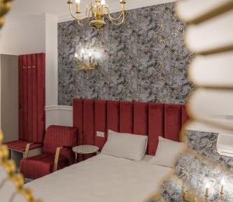 Deluxe Double Room (2 Adults + 1 Child)