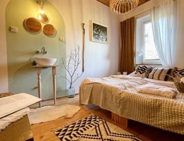 Two-Bedroom Apartment with Mountain View
