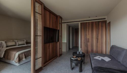 Suite with Garden View