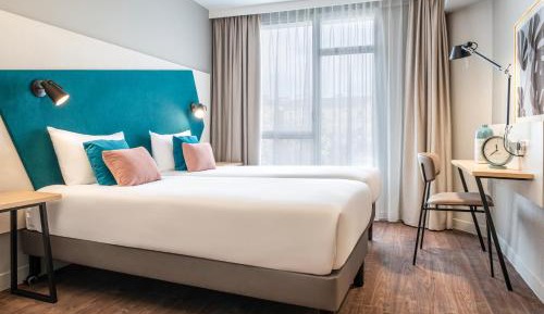 One Bedroom Apartment with Two Single Beds