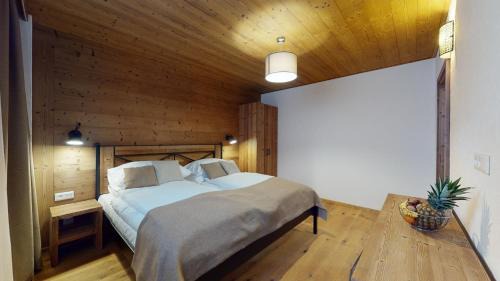 One-Bedroom Apartment with Spa Bath