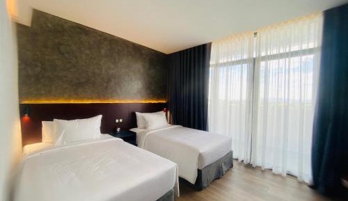 Superior Twin Room with City View