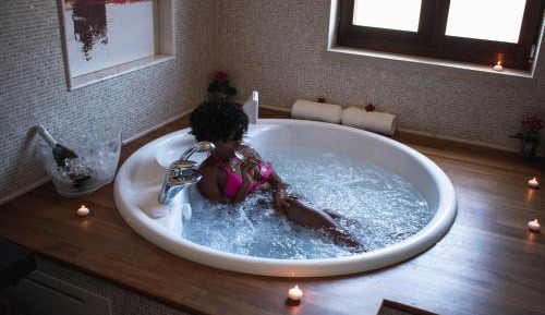 Queen Room with Spa Bath